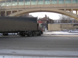 На фото мы видим грузовую арку, именно в нее въезжает грузовой транспорт. Это осуществляется с 7-23 и 7 дней в неделю.