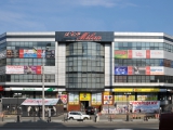 ТРЦ "МИЛАН" - современный, конкурентоспособный торгово-офисный центр, расположенный в густонаселенном районе города, 
на красной линии.
