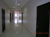 3 этаж, коридор, где расположены офисы.